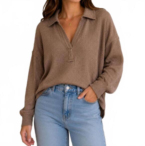 SIMPLY SOUTHERN Tops - NEW SIMPLY SOUTHERN knit v neck top in sand